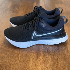 NEW! Women’s Nike React Infinity Run Flyknit Sz 8